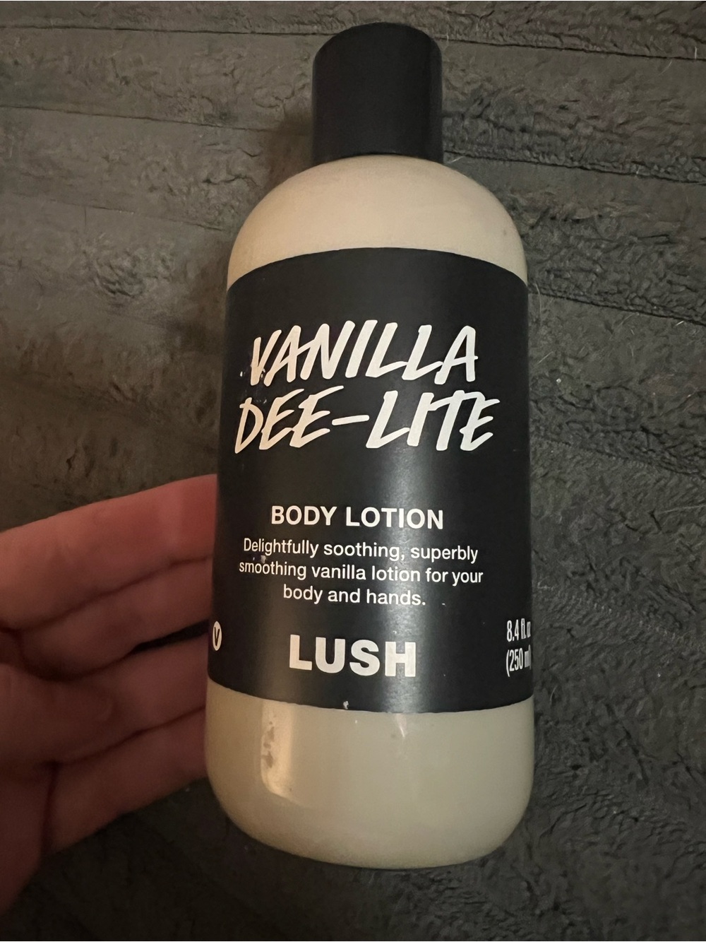 LUSH VANILLA DEE-LITE BODY LOTION 8.4 oz BRAND NEW NO SEAL